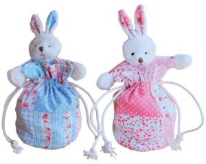 matches21 - Webshop Geschenksaeckchen Pluesch Osterhasen Beutel und Zugband Osternest 2er Set rosa blau 123760 1 16