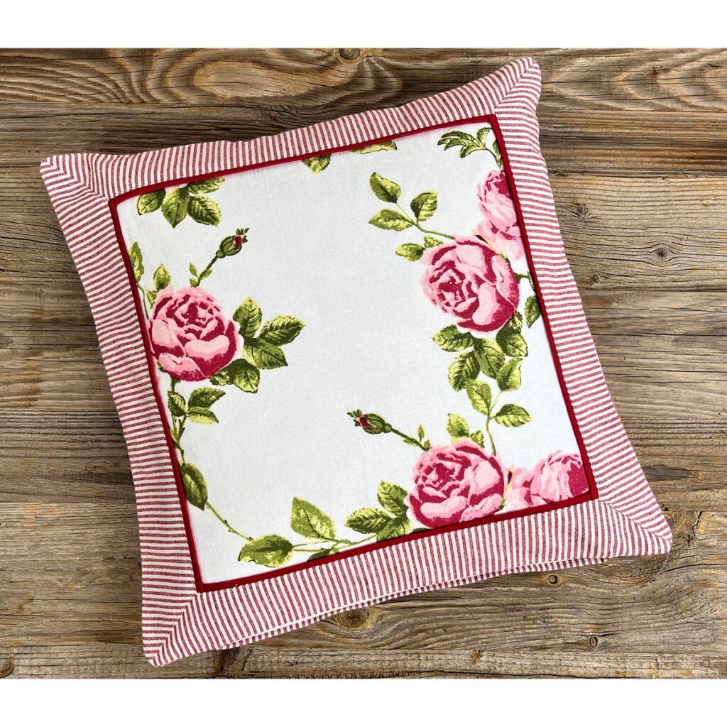 matches21 Kissenhuelle gestreift DORRIT Landhaus Rosen Druck 40x40 cm 126814 1 1