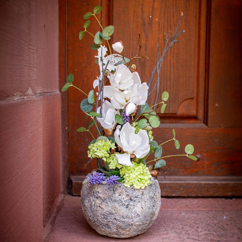matches21 - Webshop Magnolienzweig mit Blueten und Knospen Kunstblume Dekozweig 110 cm 1 Stk creme 120523 3 1 4