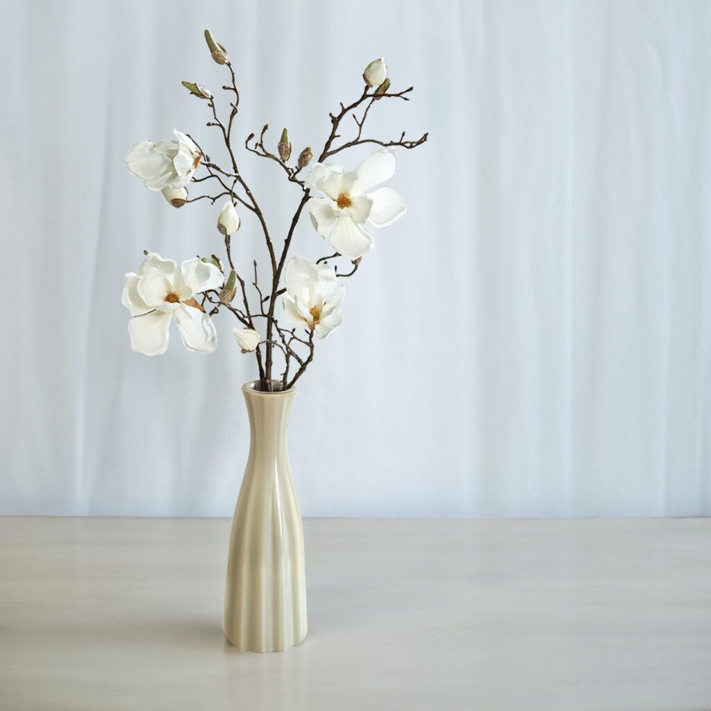 matches21 - Webshop Magnolienzweig mit Blueten und Knospen Kunstblume Dekozweig 110 cm 1 Stk creme 120523 4 1 5