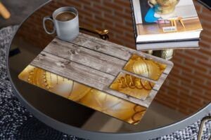 matches21 - Webshop Tischsets Platzsets MOTIV abwaschbar Weihnachten Deko Kugeln gold und Holz 126236 13 1 35