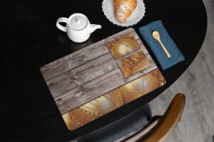 matches21 - Webshop Tischsets Platzsets MOTIV abwaschbar Weihnachten Deko Kugeln gold und Holz 126236 14 1 36