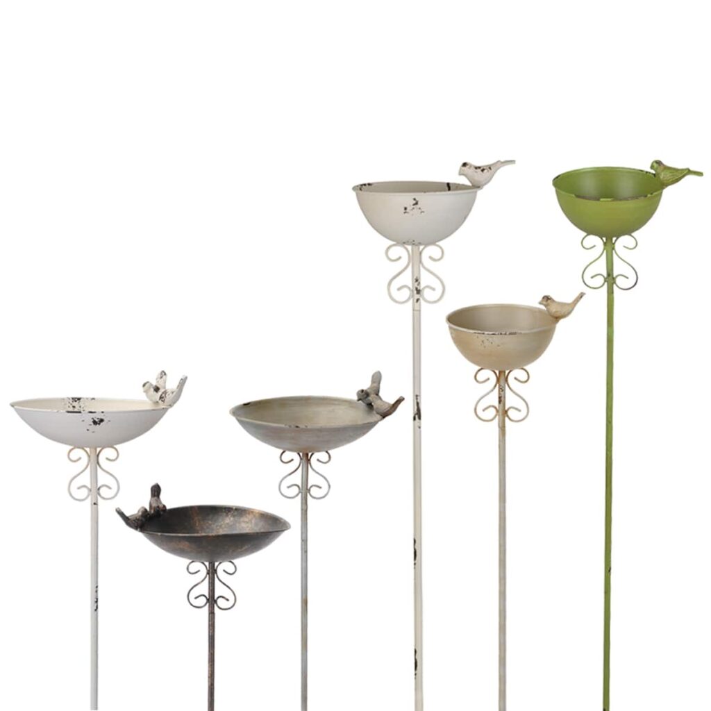 matches21 Elegante Vogeltraenken am Stab aus Eisen Frostsichere Vogelbrunnen mit Erdspiess in Weiss Braun Grau und Gruen verschiedene Ausfuehrungen Wetterfeste Gartendeko perfekt fuer Garten 9 1