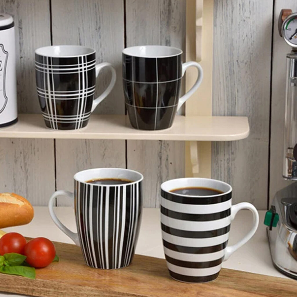 matches21 - Webshop Kaffeetassen Tassen schwarz weisse Streifen und Karo Designs Porzellan 4er Set sort 10 cm 122065 3 4
