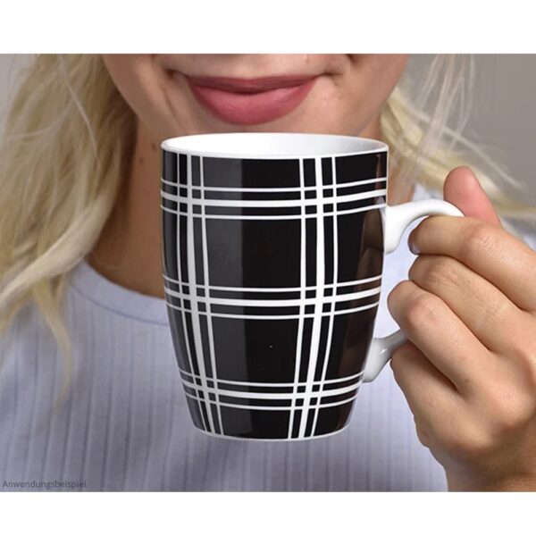 matches21 - Webshop Kaffeetasse Tasse schwarz weisse Streifen und Karo Designs Porzellan 1 Stk B WARE 10 cm 122067 1 1 2