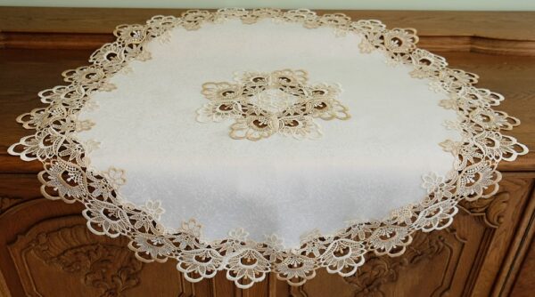 matches21 - Webshop Mitteldecke Tischdecke Spitze Stick Blumen ecru beige Tischwaesche 85 cm 121203 1 1