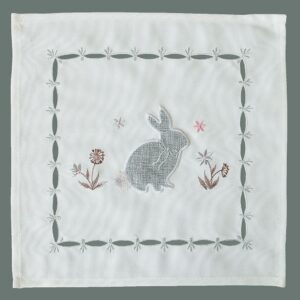 matches21 - Webshop Mitteldecke Tischwaesche Osterhasen Blumen Fruehling weiss Stick bunt 30x30 cm 123905 1 15