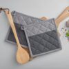 matches21 - Webshop PREMIUM Topflappen Set grau Baumwolle hitzebestaendig waschbar 126640 8 2 23