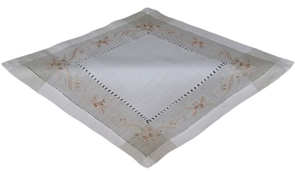 matches21 - Webshop Tischdecke Mitteldecke Stickerei Hohlsaum beige Tischwaesche 1 Stk 60x60 cm 122371 3 1 1