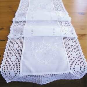 matches21 - Webshop Tischlaeufer Mitteldecke weiss edle Stickerei und Haekelspitze Landhausstil 40x140cm 117113 1 5